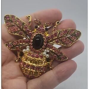 Bee Brooch Ornate Faux Jewel Crystal Pearl on Gold Tone Metal Pink Insect